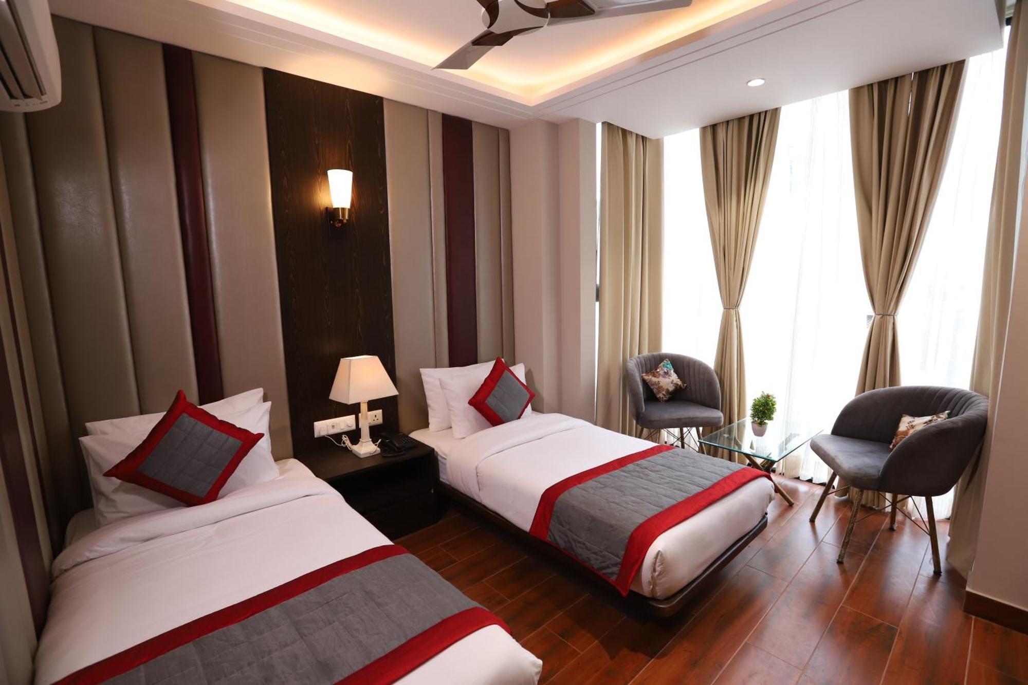 The Magic Tree - Paharganj Hotel New Delhi